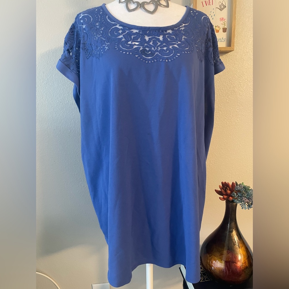Ava & Vic Women’s Blue Semi Sheer With Design On Neck Line  Blouse -SZ 3X